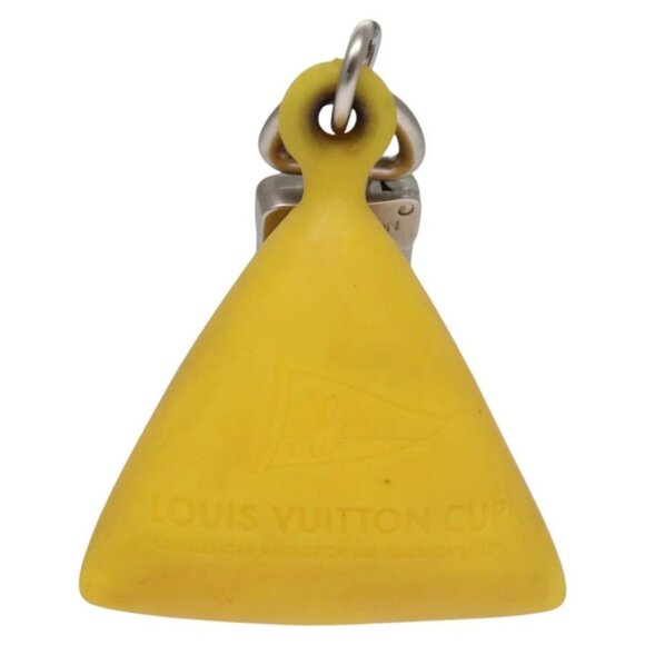 LOUIS VUITTON Charm metal Yellow LV Auth - Picture 2 of 16